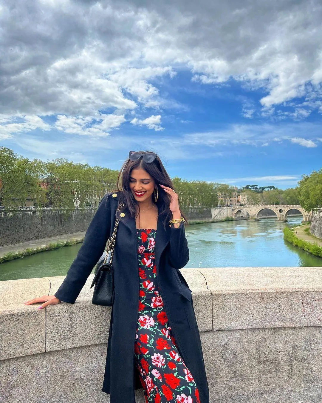 Beautiful Malavika Mohanan Scenic Outdoor Style Photo Image