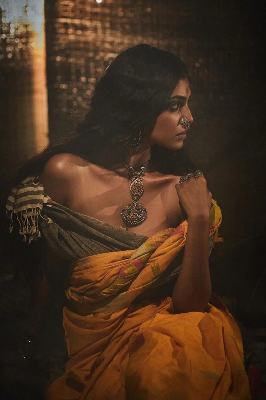 Beautiful Malavika Mohanan Wearing Classic Indian Saree