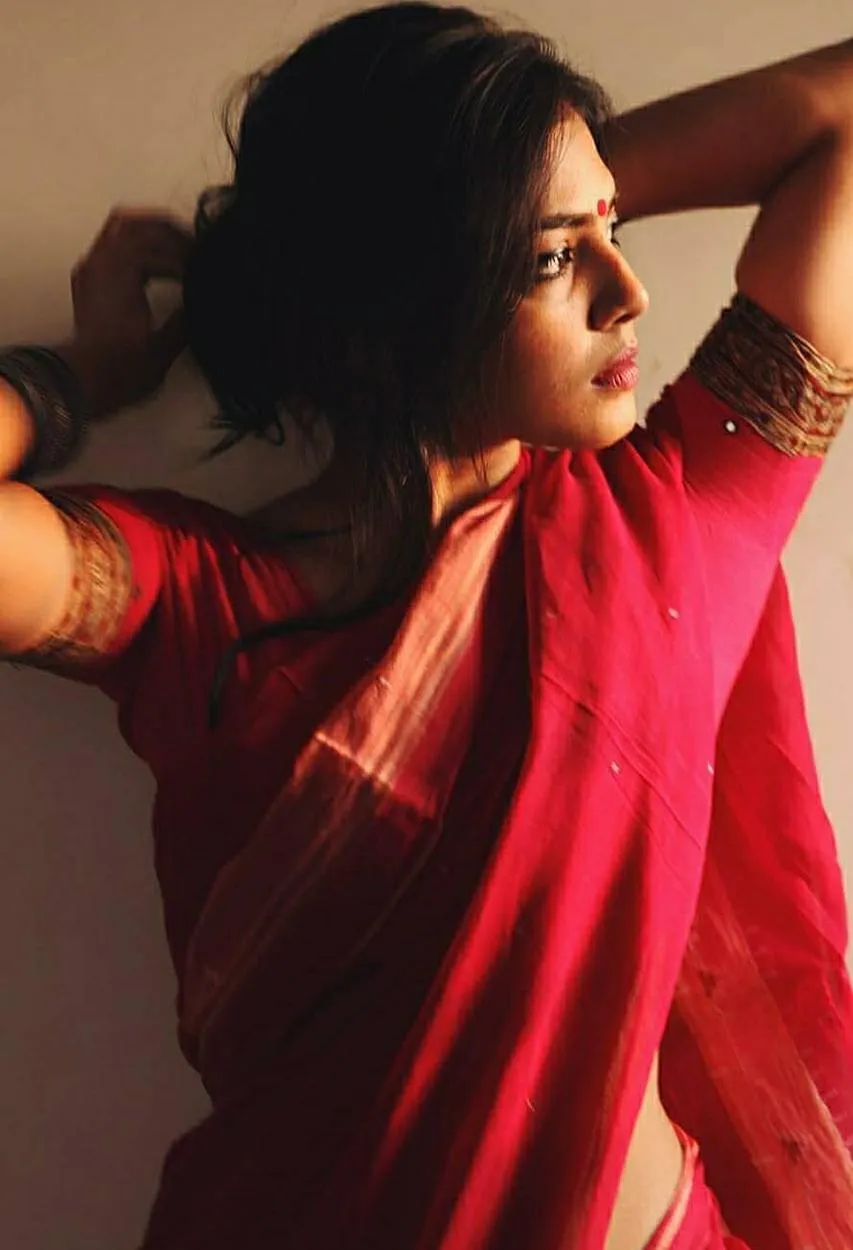 Bold Look of Malavika Mohanan Stunning in Red Dress Pose
