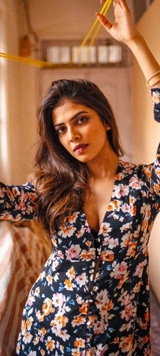 Charming Malavika Mohanan Modern Chic Style in Printed Set
