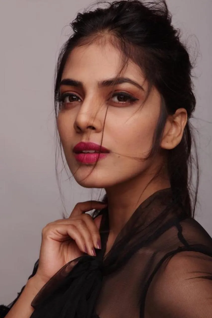 Charming Malavika Mohanan Showing Off Her Sensual Look Image