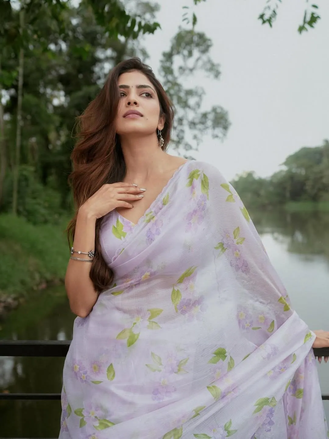Elegant Pose of Malavika Mohanan Traditional Look in Saree