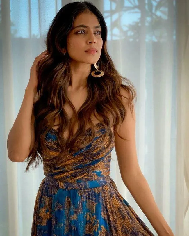 Gorgeous Malavika Mohanan in Floral Dress Posing Indoors