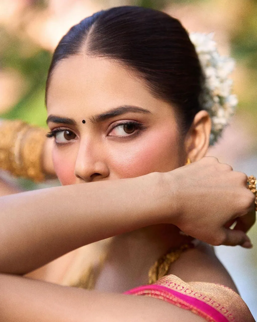 Gorgeous Malavika Mohanan in Pink Saree Stunning Closeup