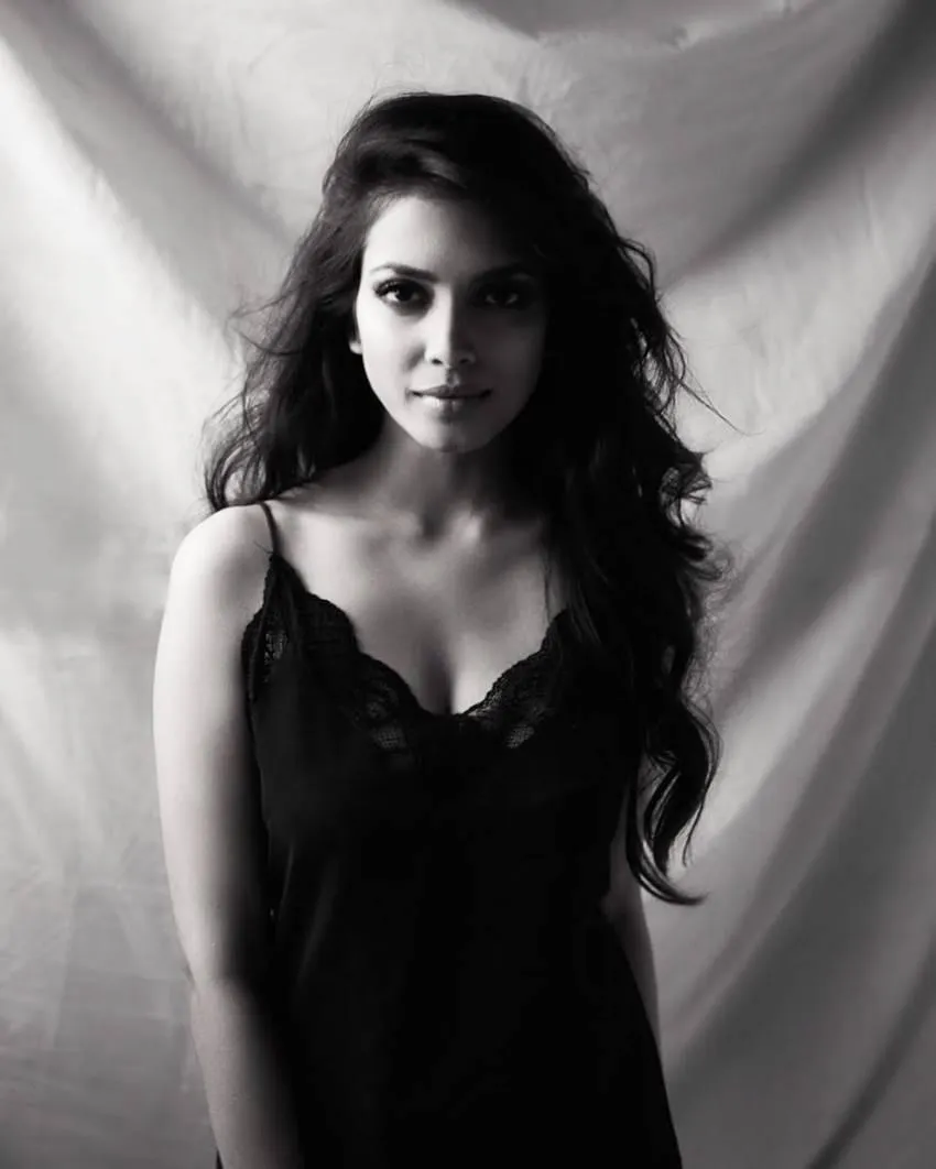 Gorgeous Picture of Malavika Mohanan Classic Black and White