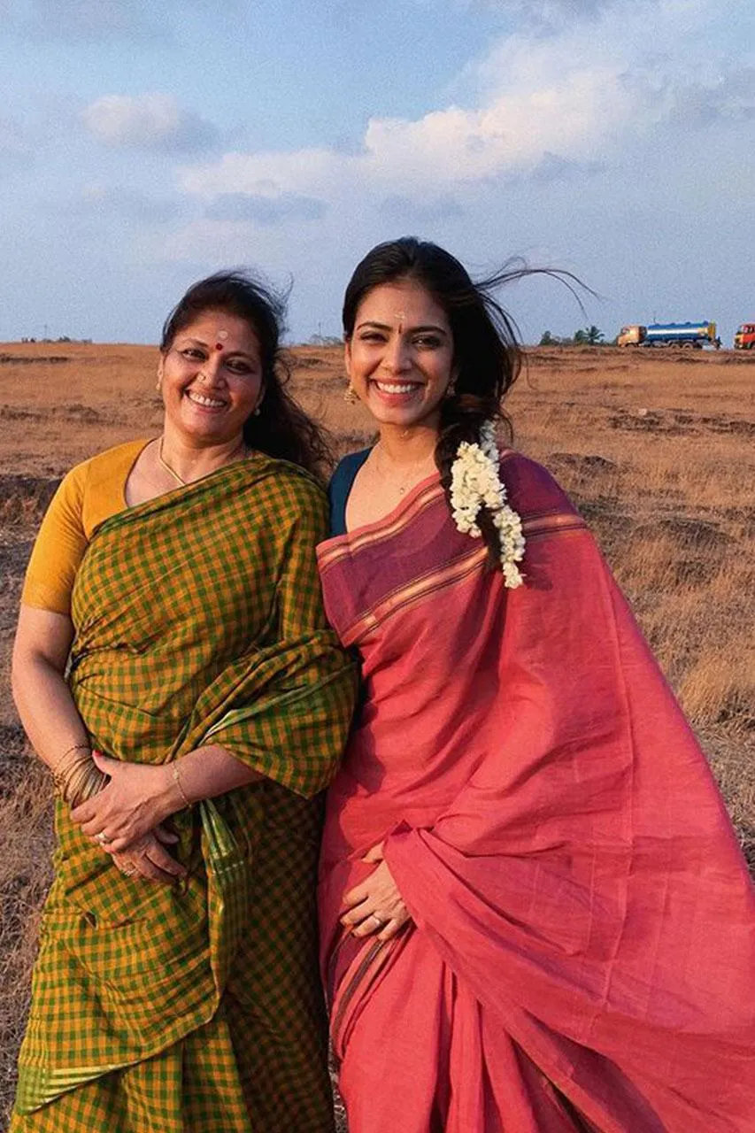 Gorgeous Picture of Malavika Mohanan in Yellow Saree Picture