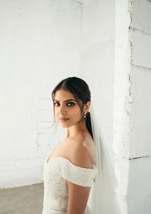 Gorgeous Shot of Malavika Mohanan Chic Modern Saree Look