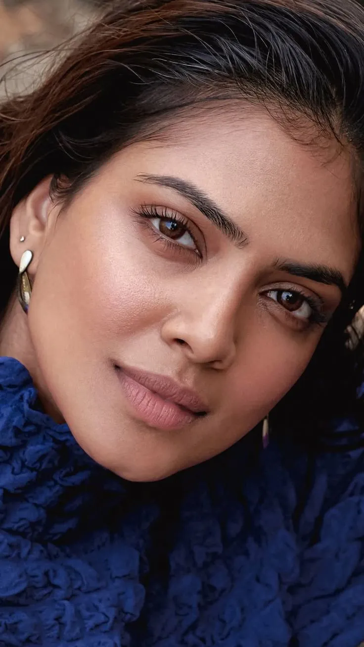 Hot Malavika Mohanan in Blue Ethnic Outfit Close Portrait