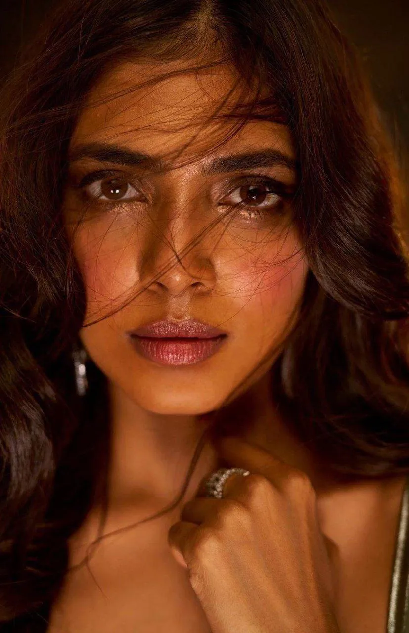 Hottie Malavika Mohanan Glowing Natural Beauty Close Up
