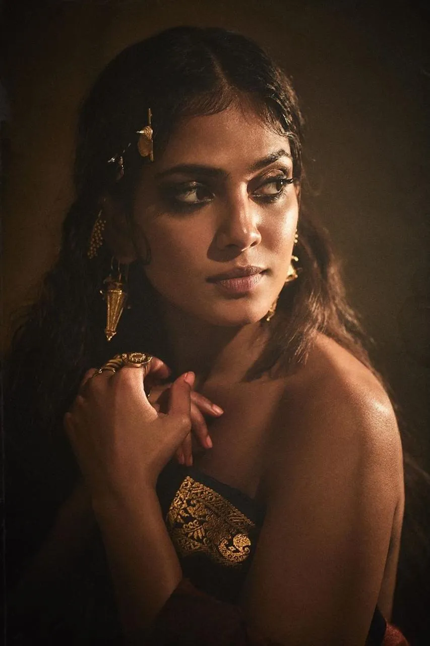 Malavika Mohanan Captivating Tempting Portrait Shot Picture