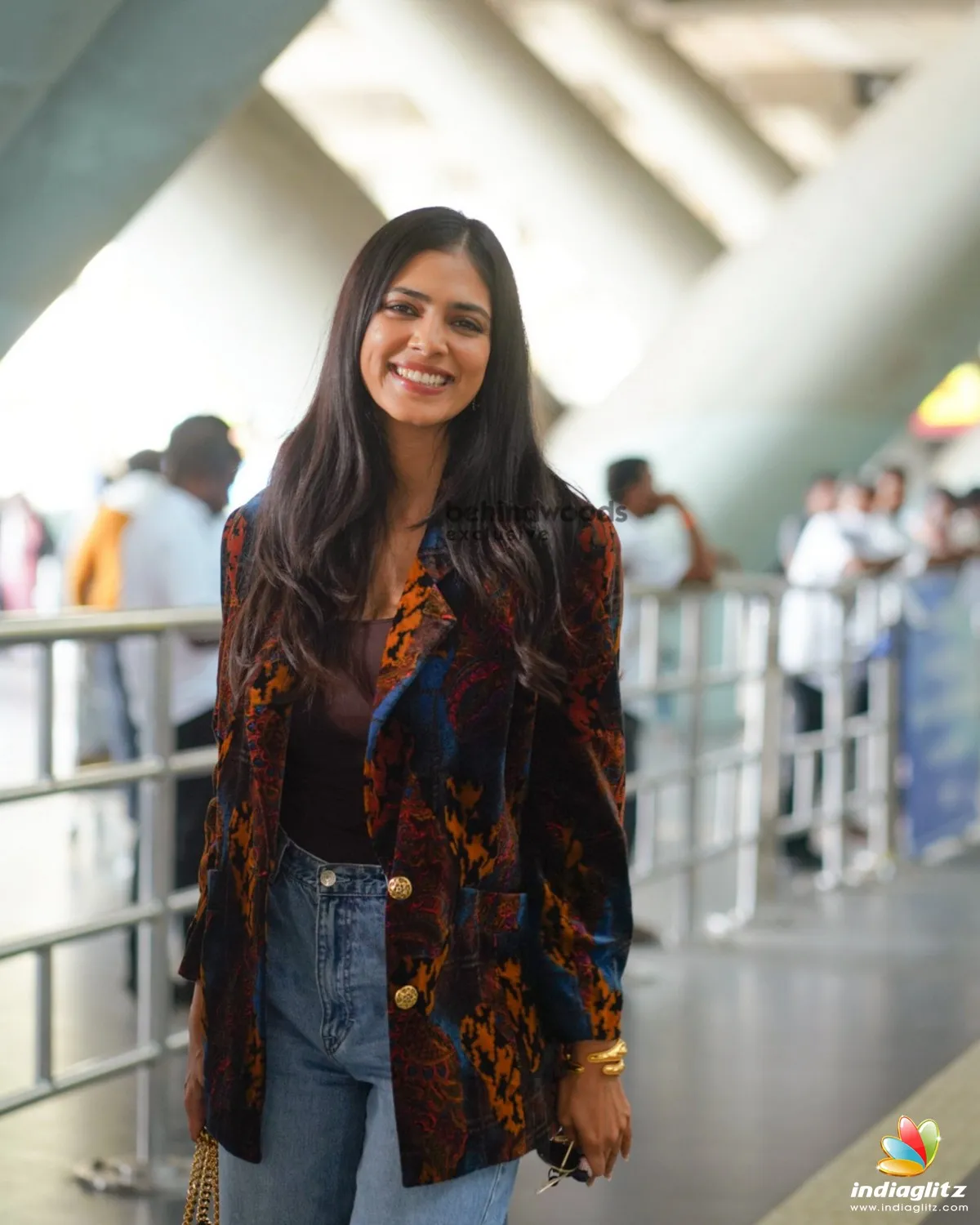 Malavika Mohanan Casual Outdoor Look with Stylish Elegance