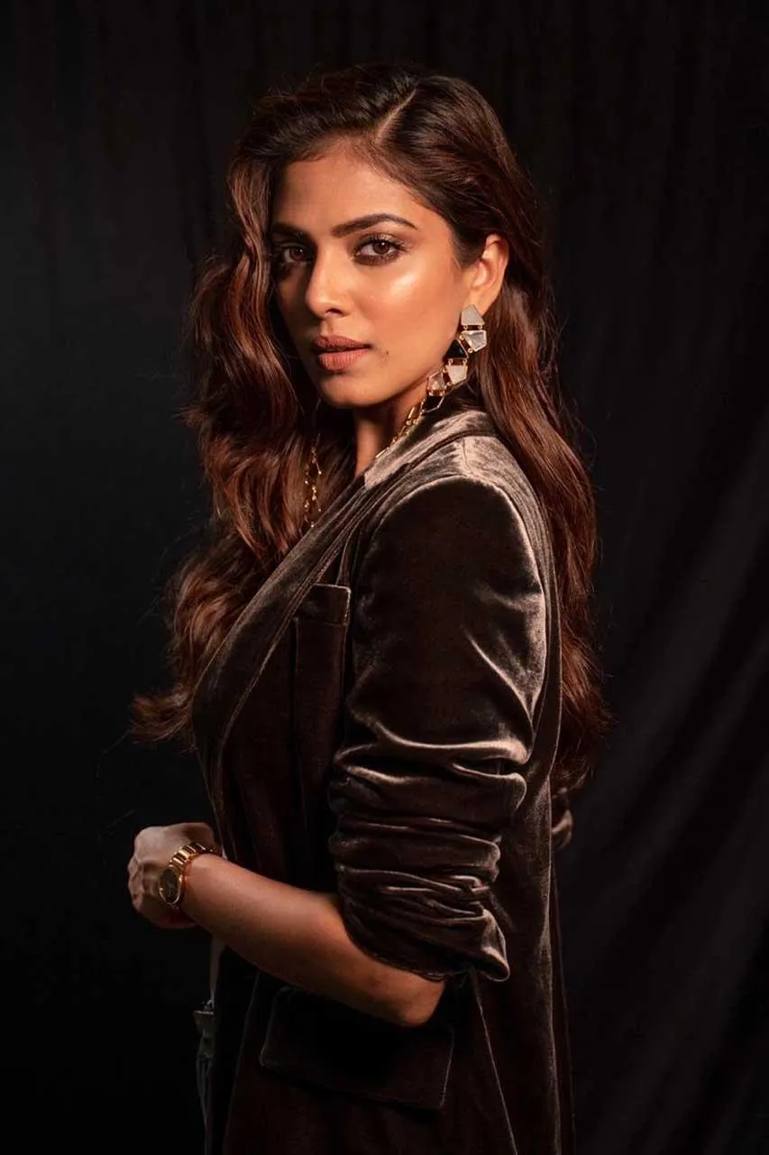 Malavika Mohanan Glamorous in Shimmering Attire with Pose