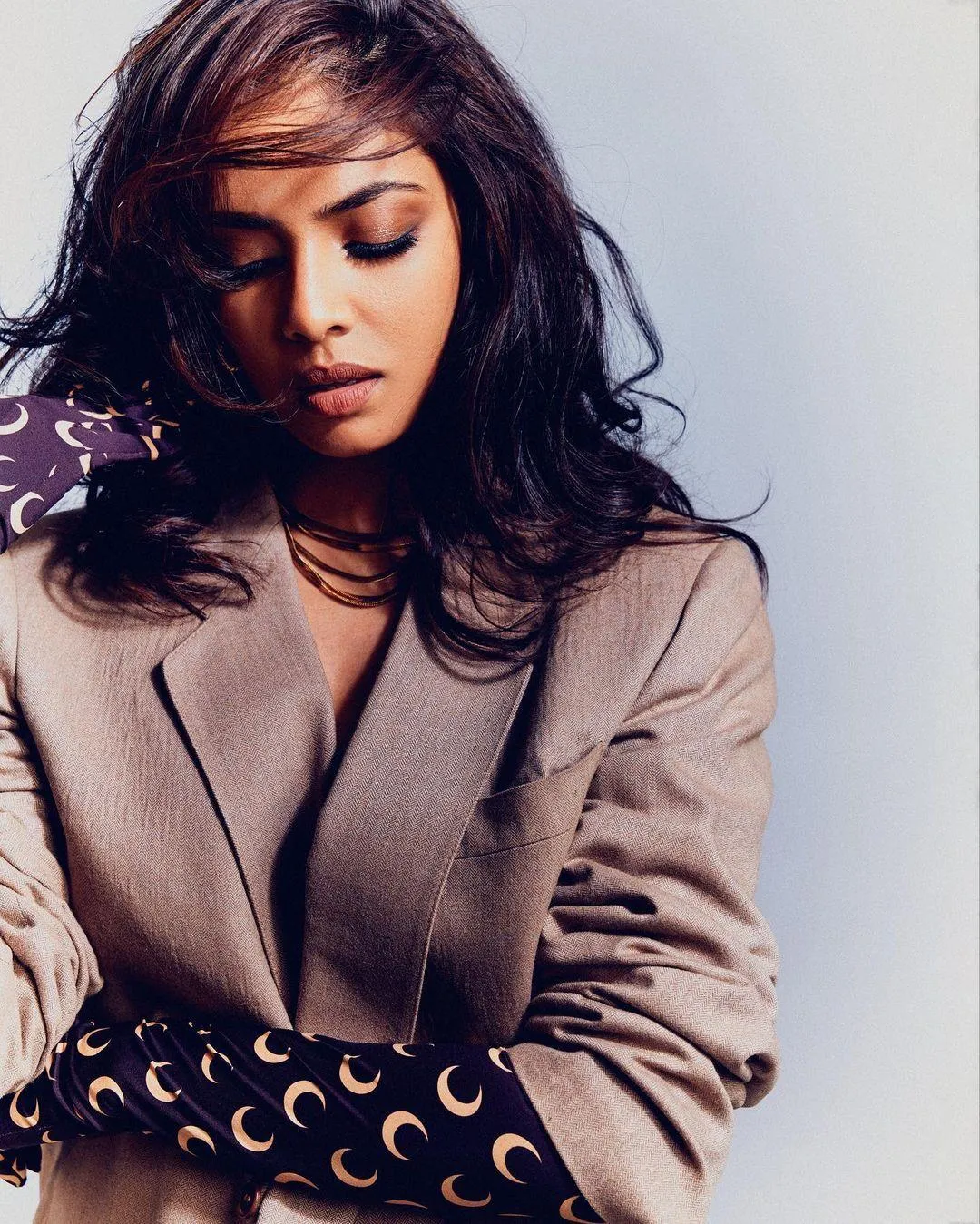 Malavika Mohanan Hot Wearing Stylish Navy Blue Dress Image