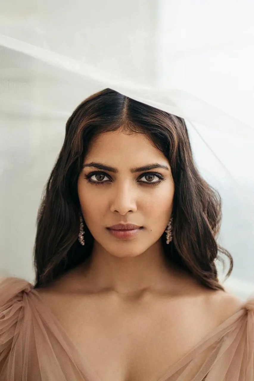 Malavika Mohanan Natural Charm in Simple Minimal Outfit