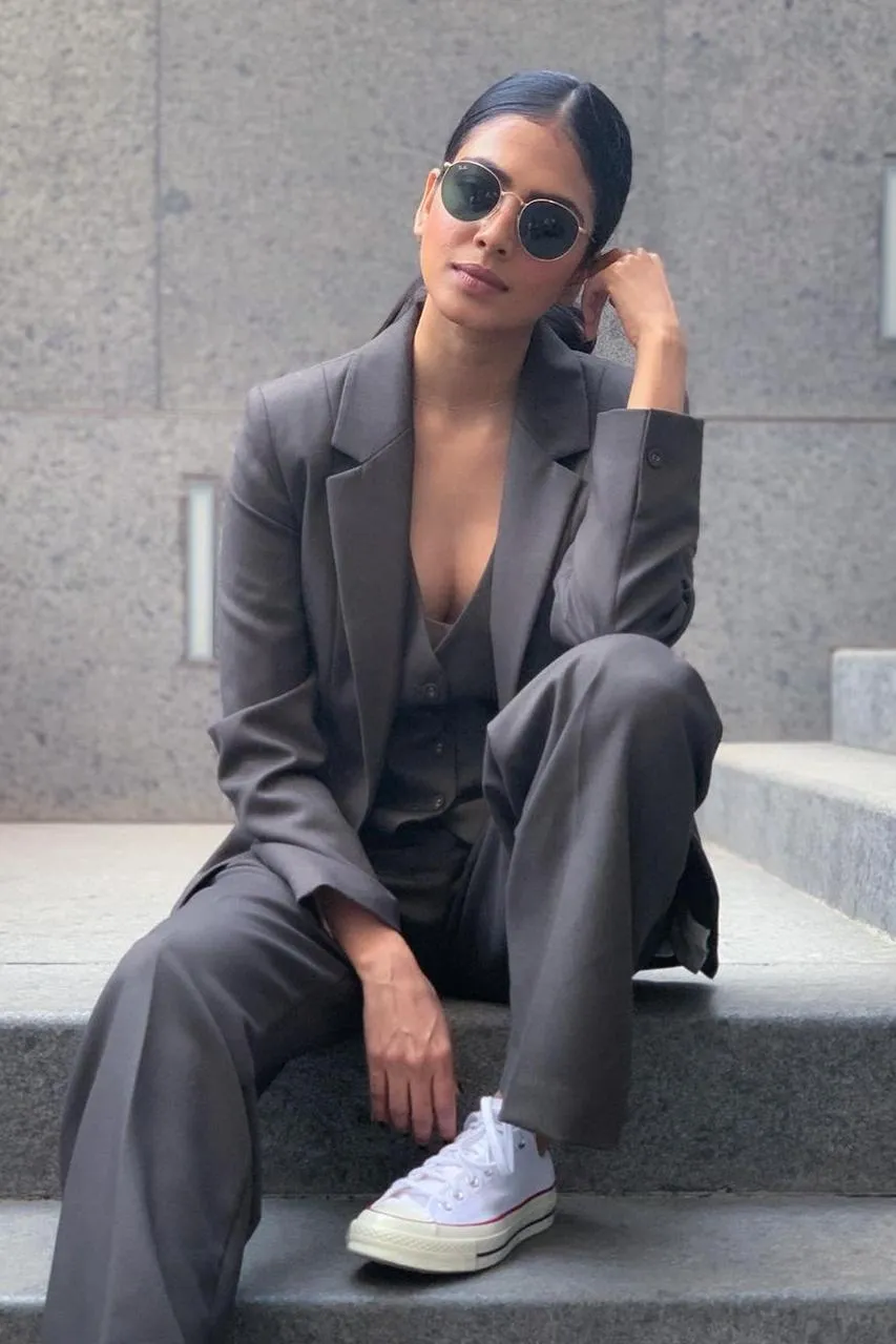 Malavika Mohanan Relaxed Elegance in Dark Chic Outfit Image