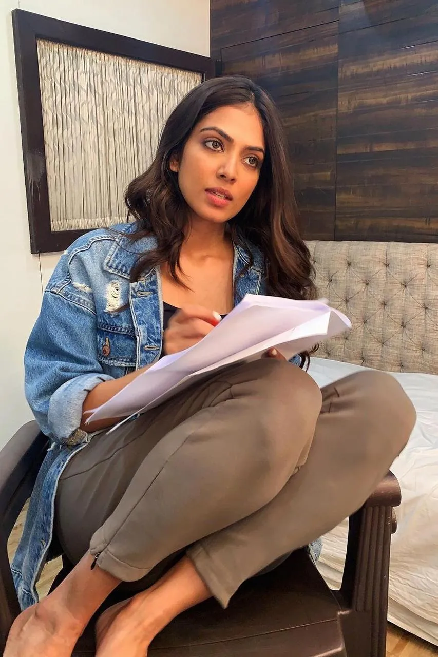 Stunning Look of Malavika Mohanan Chic in Denim Fashion
