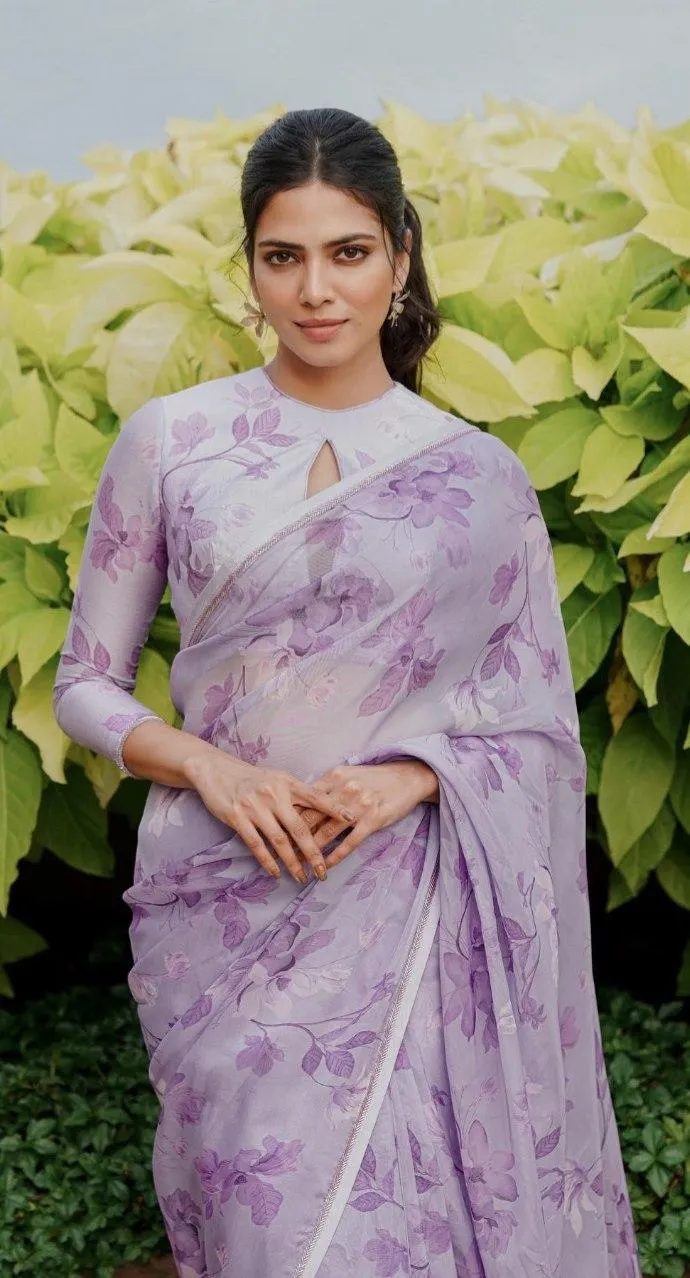 Stunning Malavika Mohanan in Lavender Saree Elegant Pose