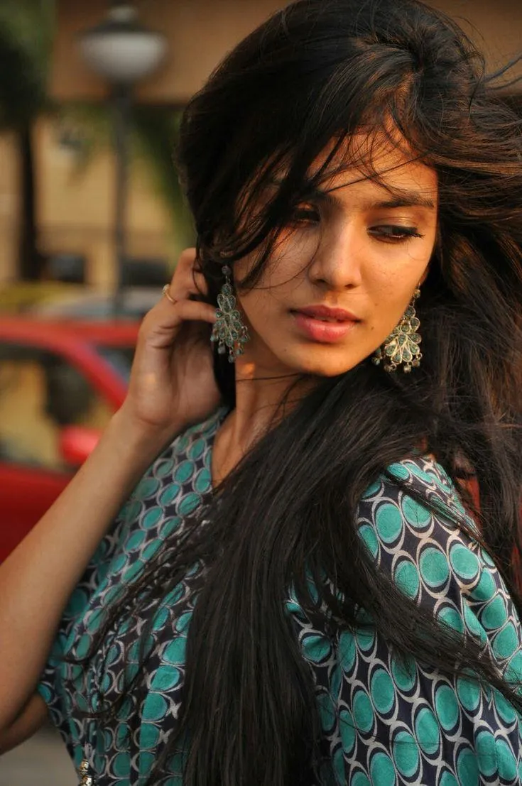 Sultry Malavika Mohanan in Green Saree Fashion Portrait