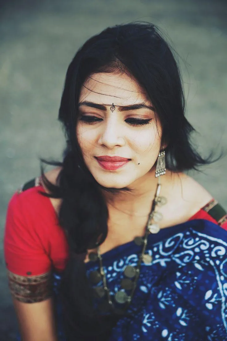 Tempting Malavika Mohanan in Red Saree Traditional Wear