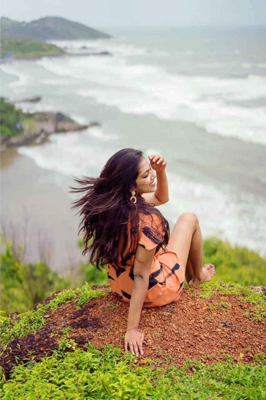 Tempting Malavika Mohanan Posing Near Scenic Nature View