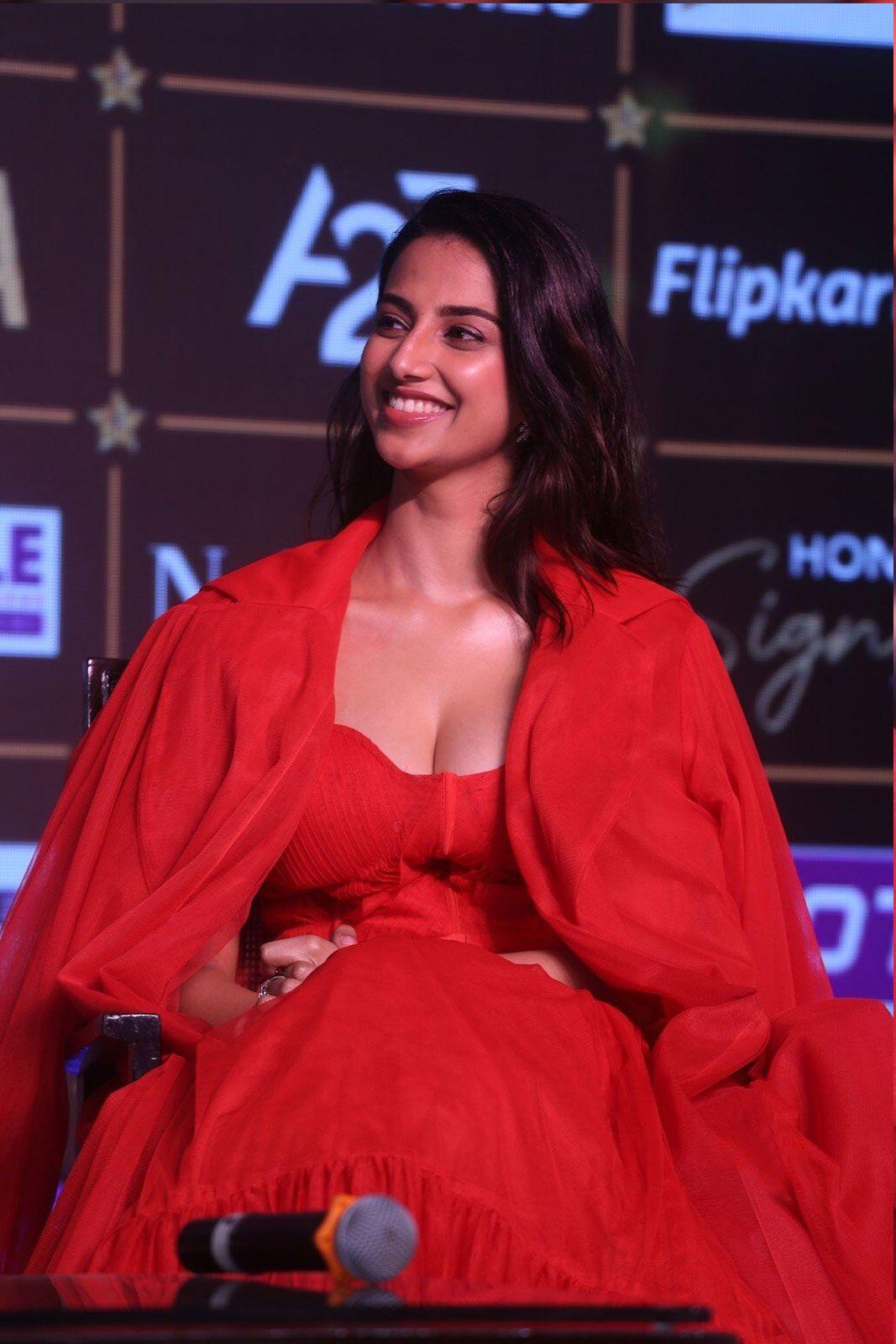 Meenakshi Award Nights HD Photos