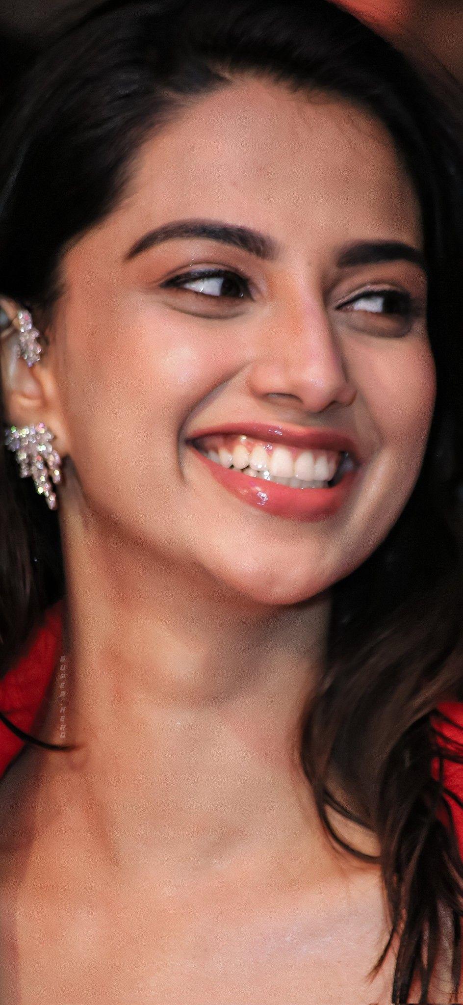 Meenakshi Chaudhary Close up HD Image