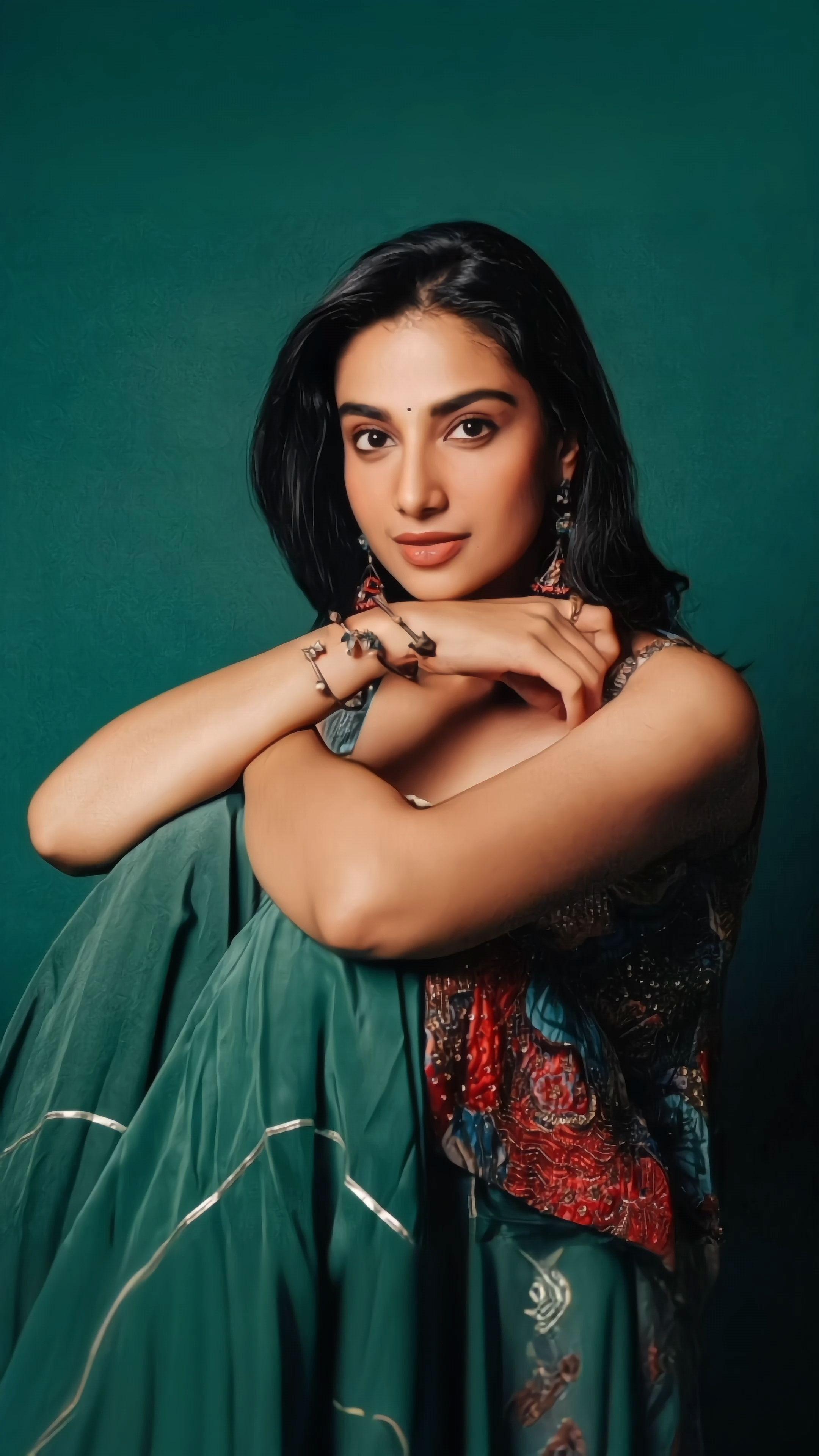 Meenakshi Chaudhary Latest  HD Photo