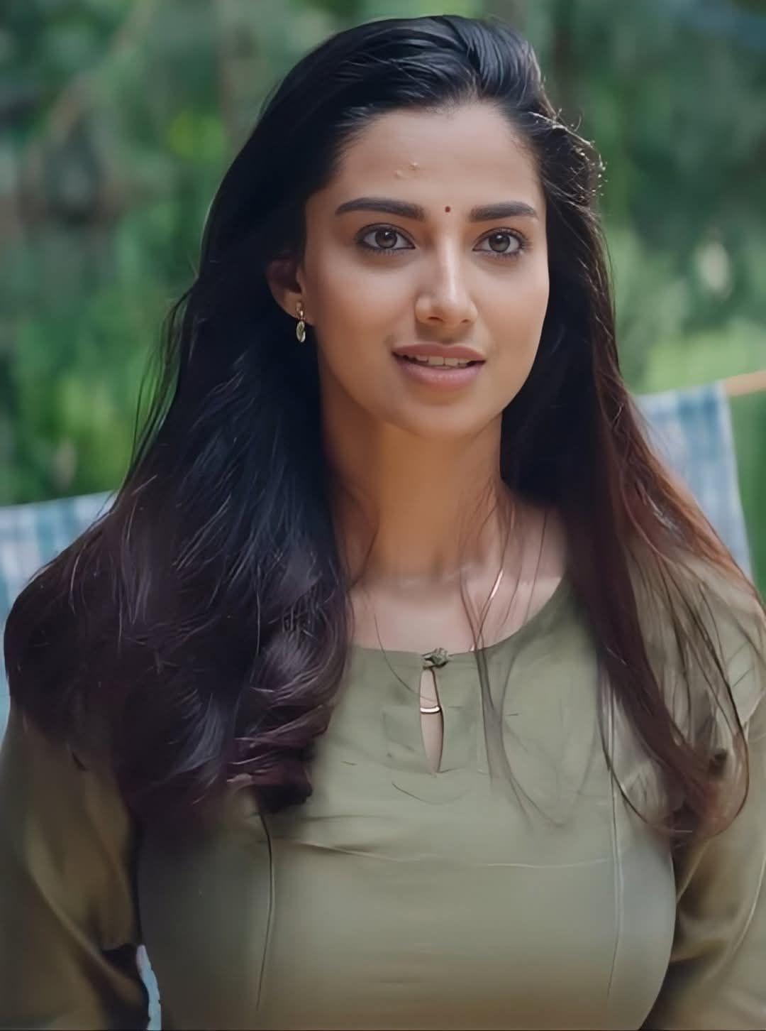Meenakshi Chaudhary Latest HD