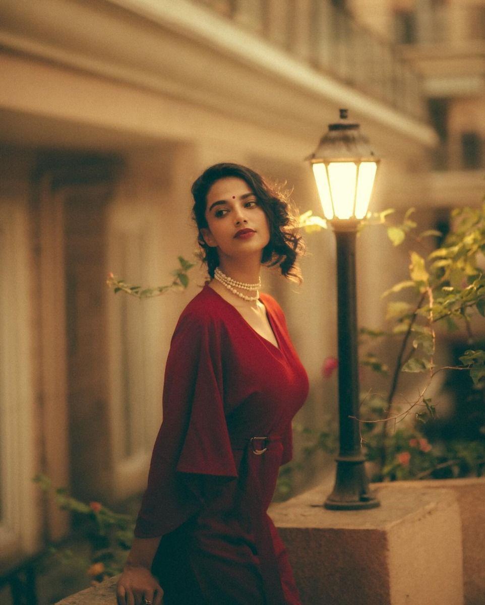 Meenakshi Chaudhary Red dress Wallpaper