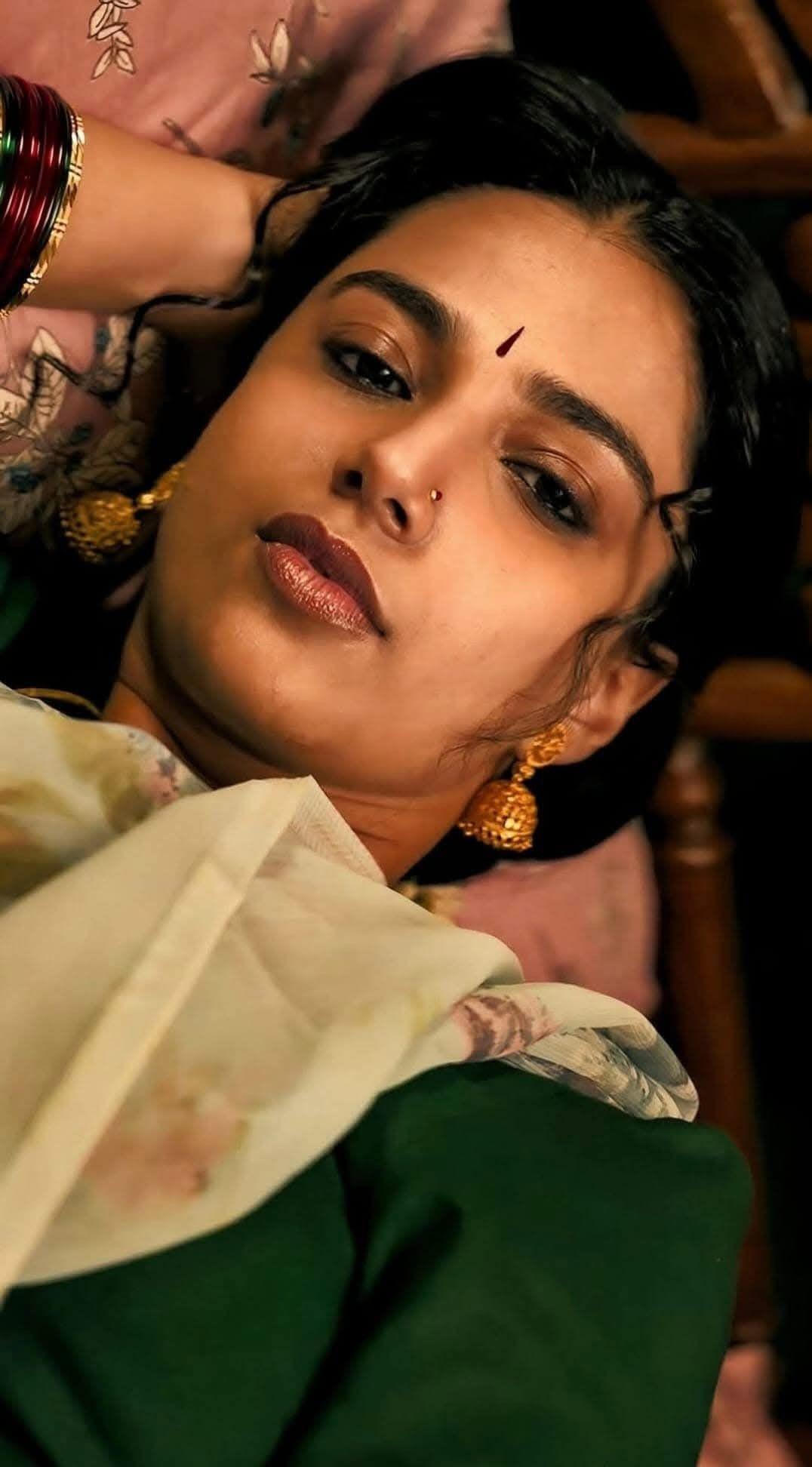 Meenakshi Chaudhary Stunning Wallpaper