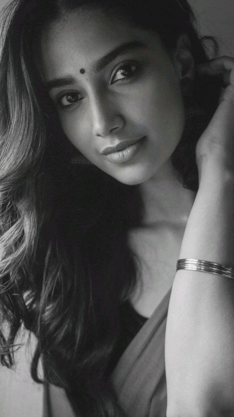 Meenakshi Chaudhary Black & White HD