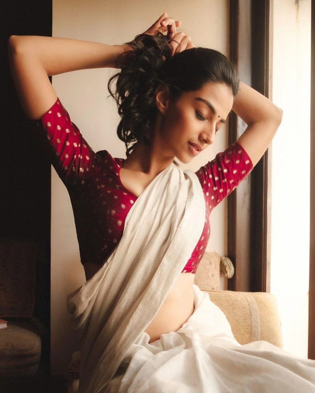 Meenakshi Chaudhary Glowing Beauty HD Image