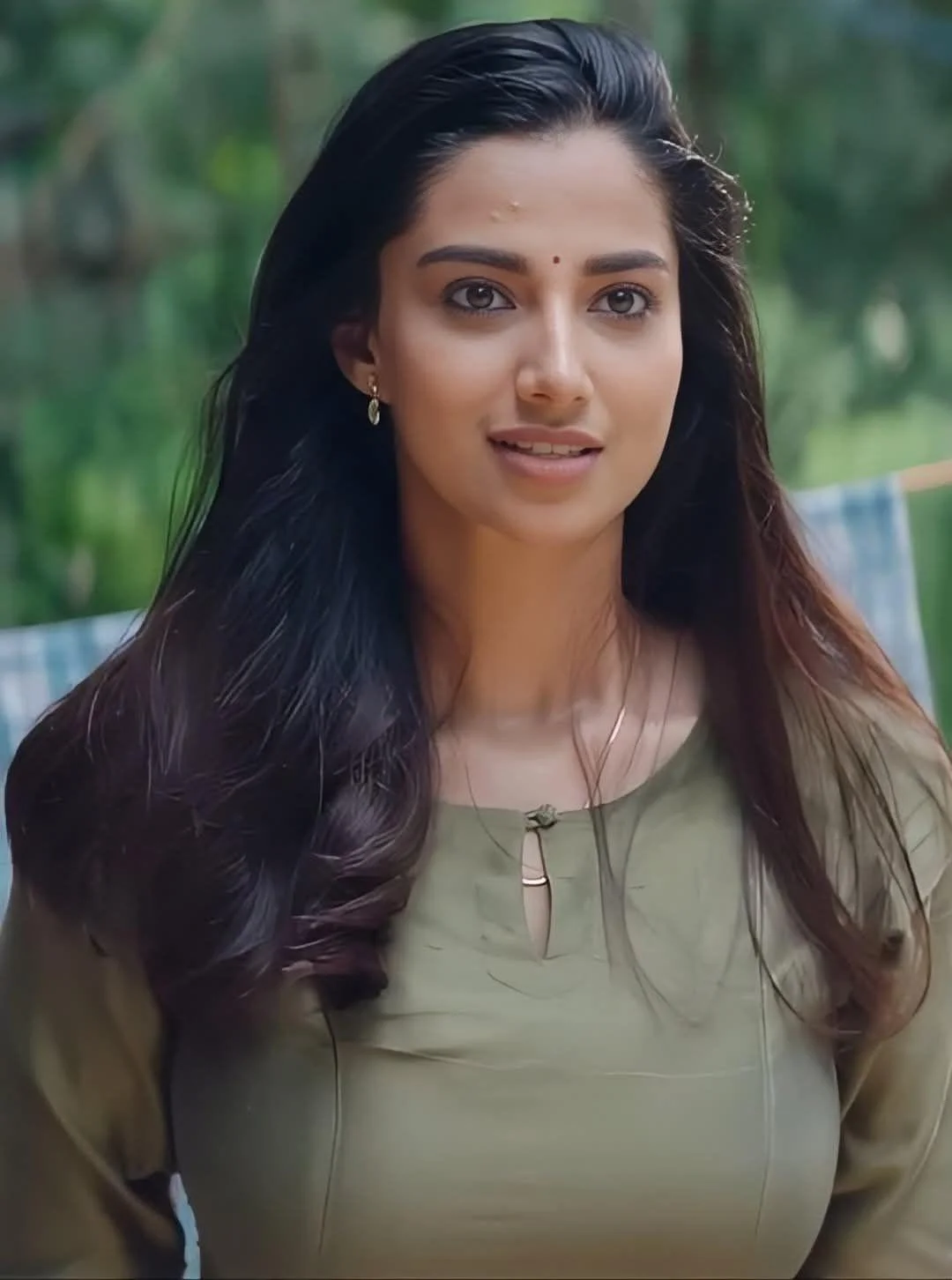 Meenakshi Chaudhary Latest HD