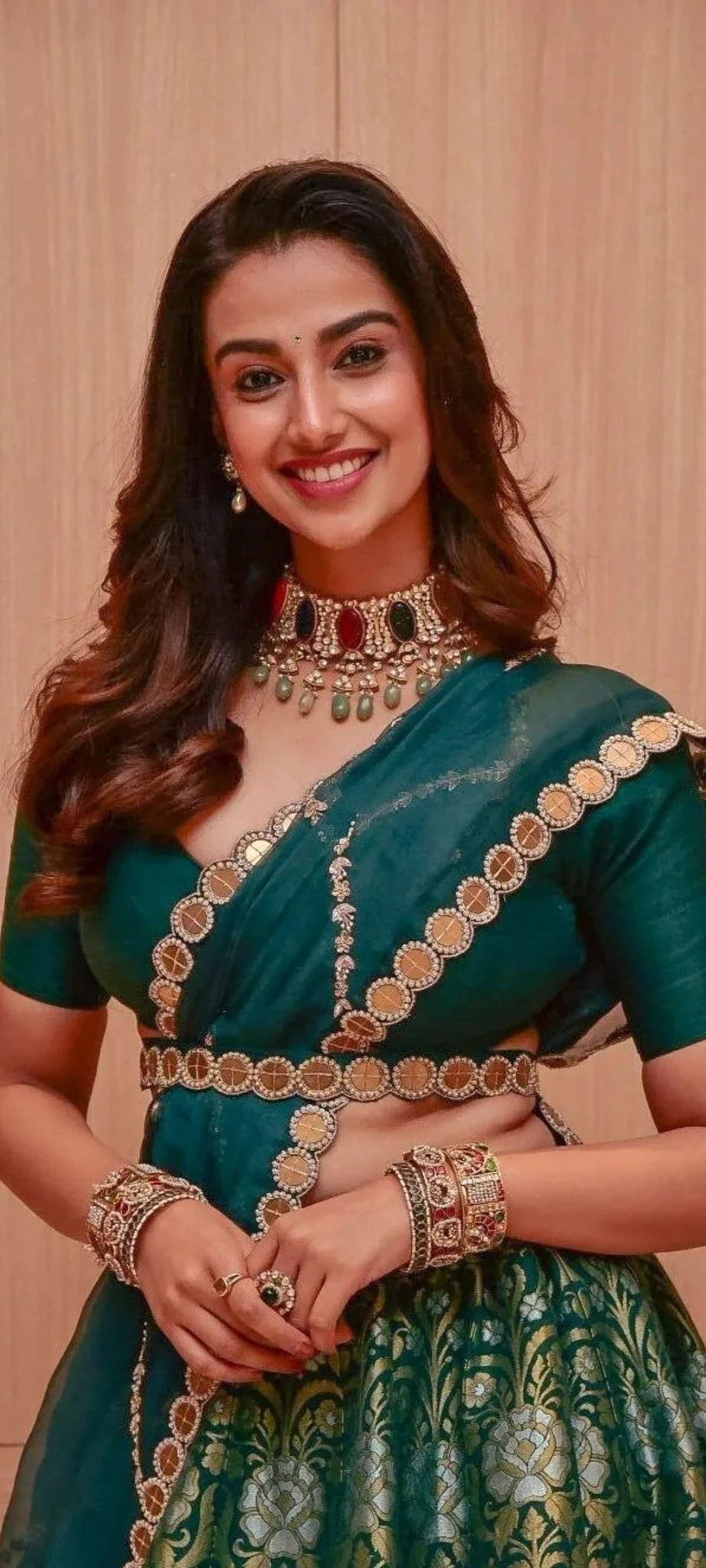 Meenakshi Chaudhary Saree Style HD