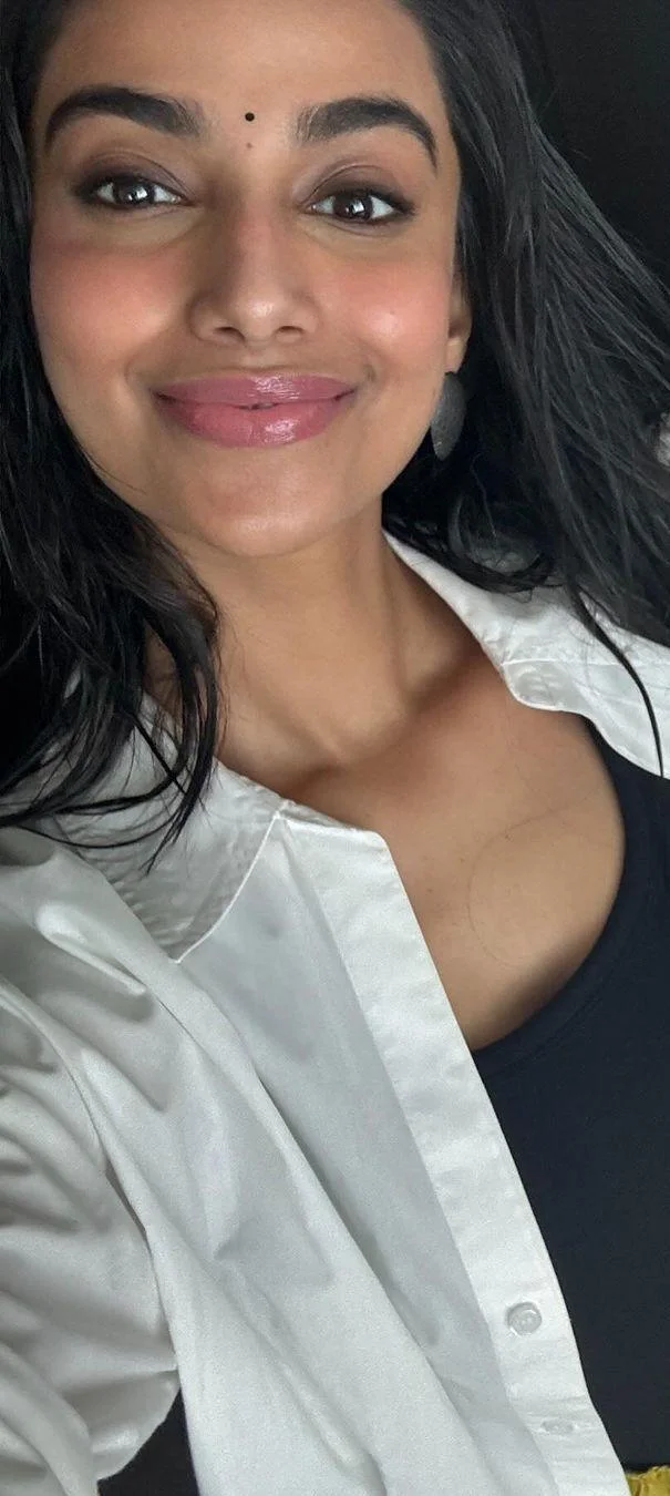 Meenakshi Chaudhary Smiling Face HD