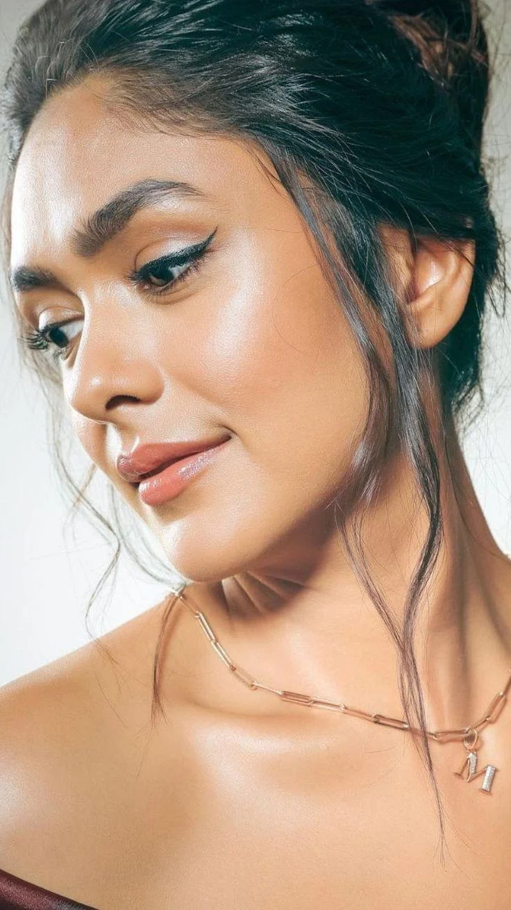 Actress Mrunal Thakur Natural Glam in Close-Up Shot