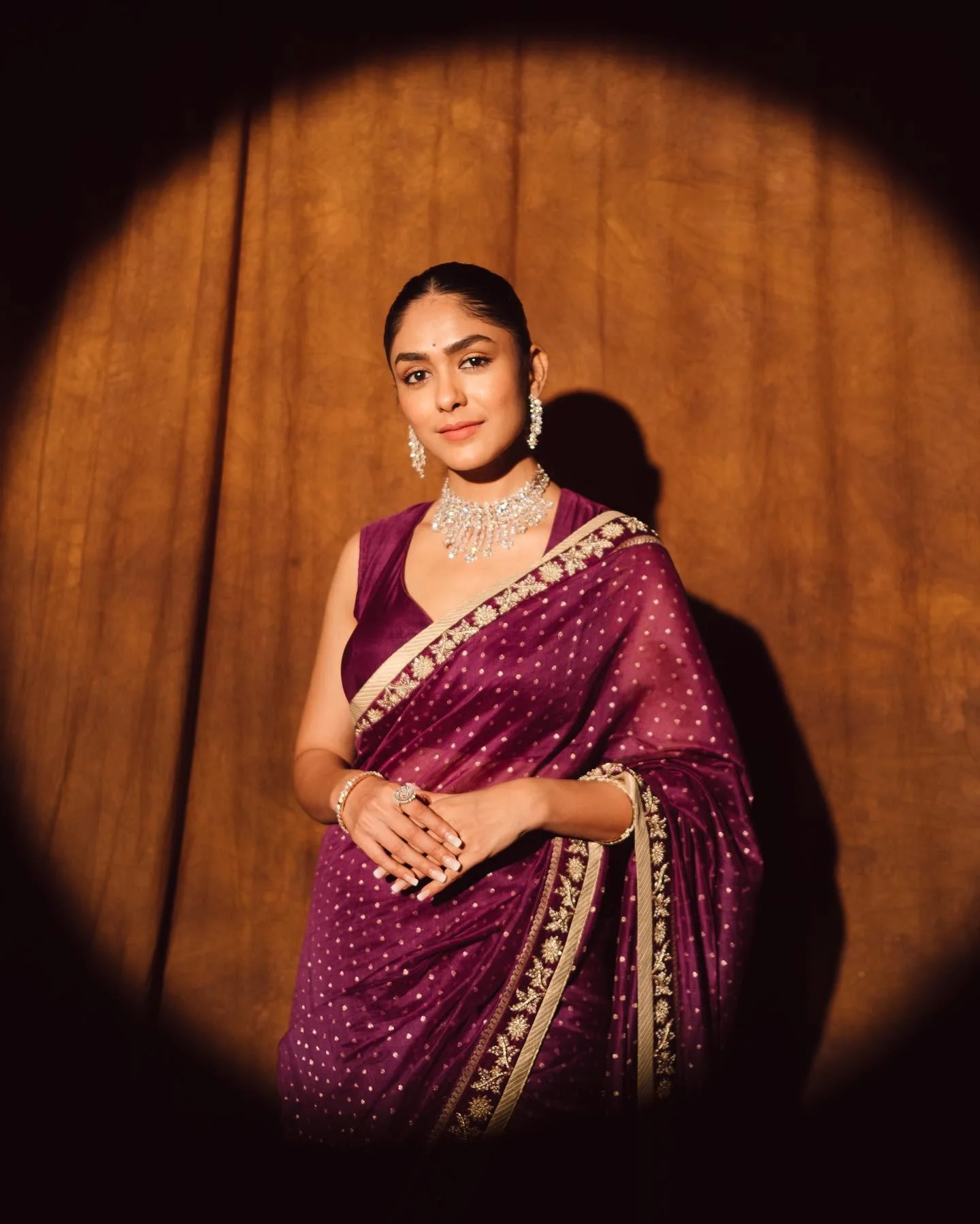 Mrunal Thakur Glows in Elegant Purple Saree