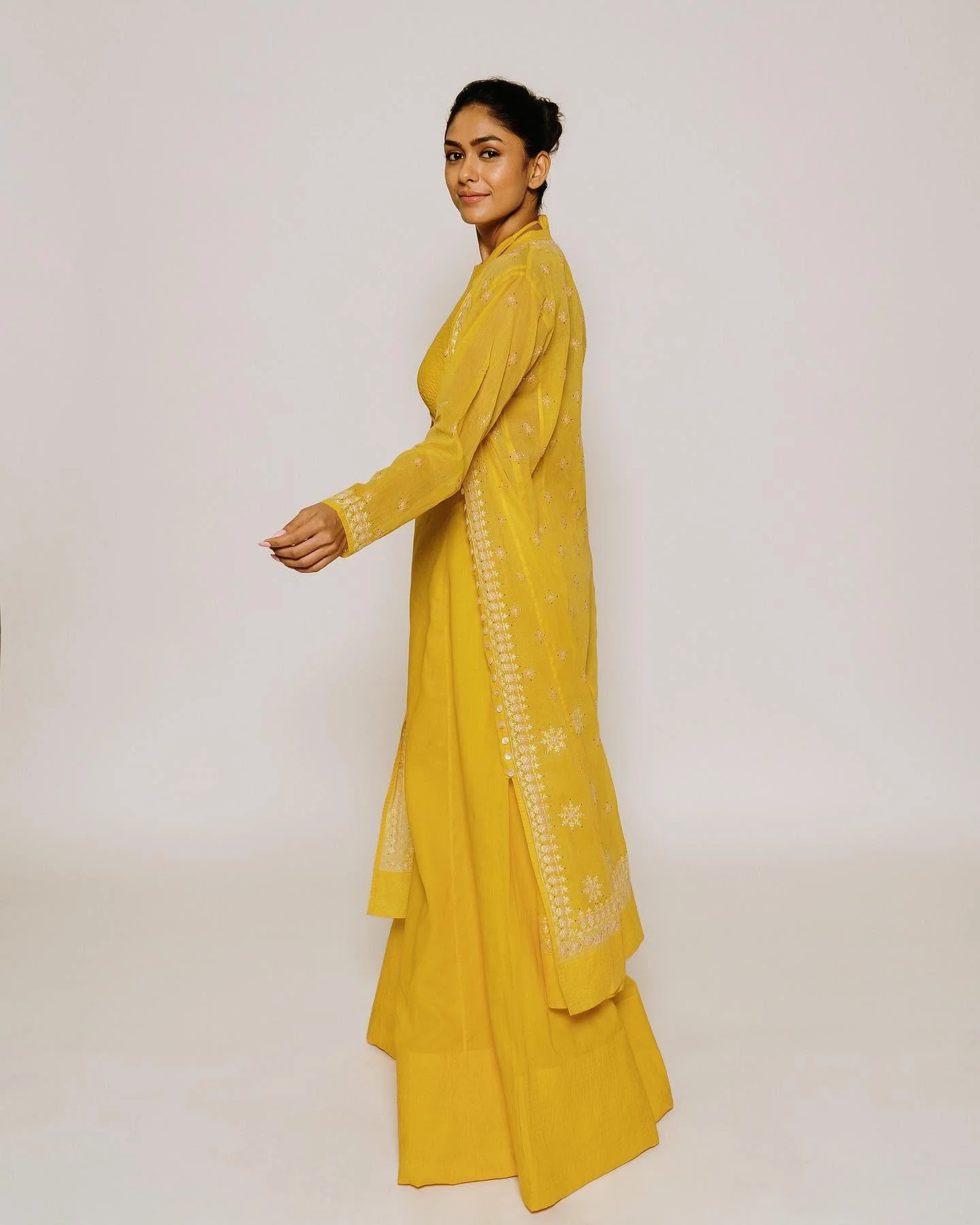 Mrunal Thakur in Yellow Traditional Outfit HD Wallapaper