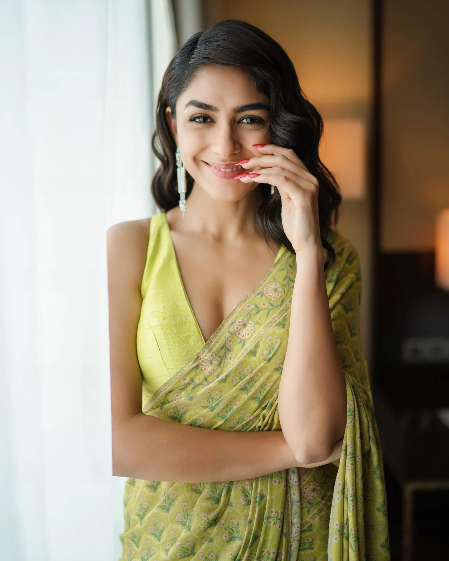Mrunal Thakur in Yellow Traditional Saree HD Wallpaper