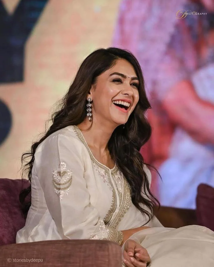 Mrunal Thakur Looks Elegant in Embroidered Lace Dress HD