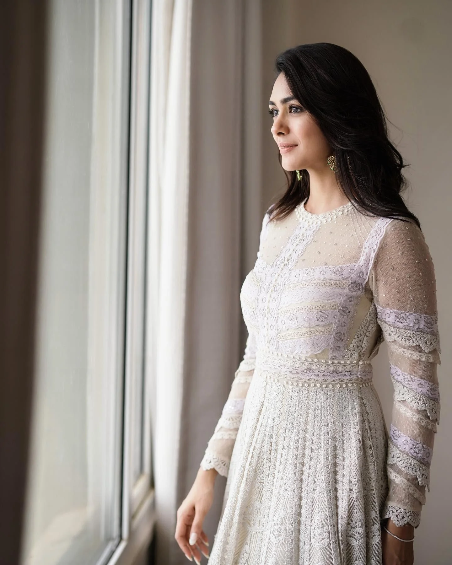 Mrunal Thakur Looks Elegant in white Dress HD Photo