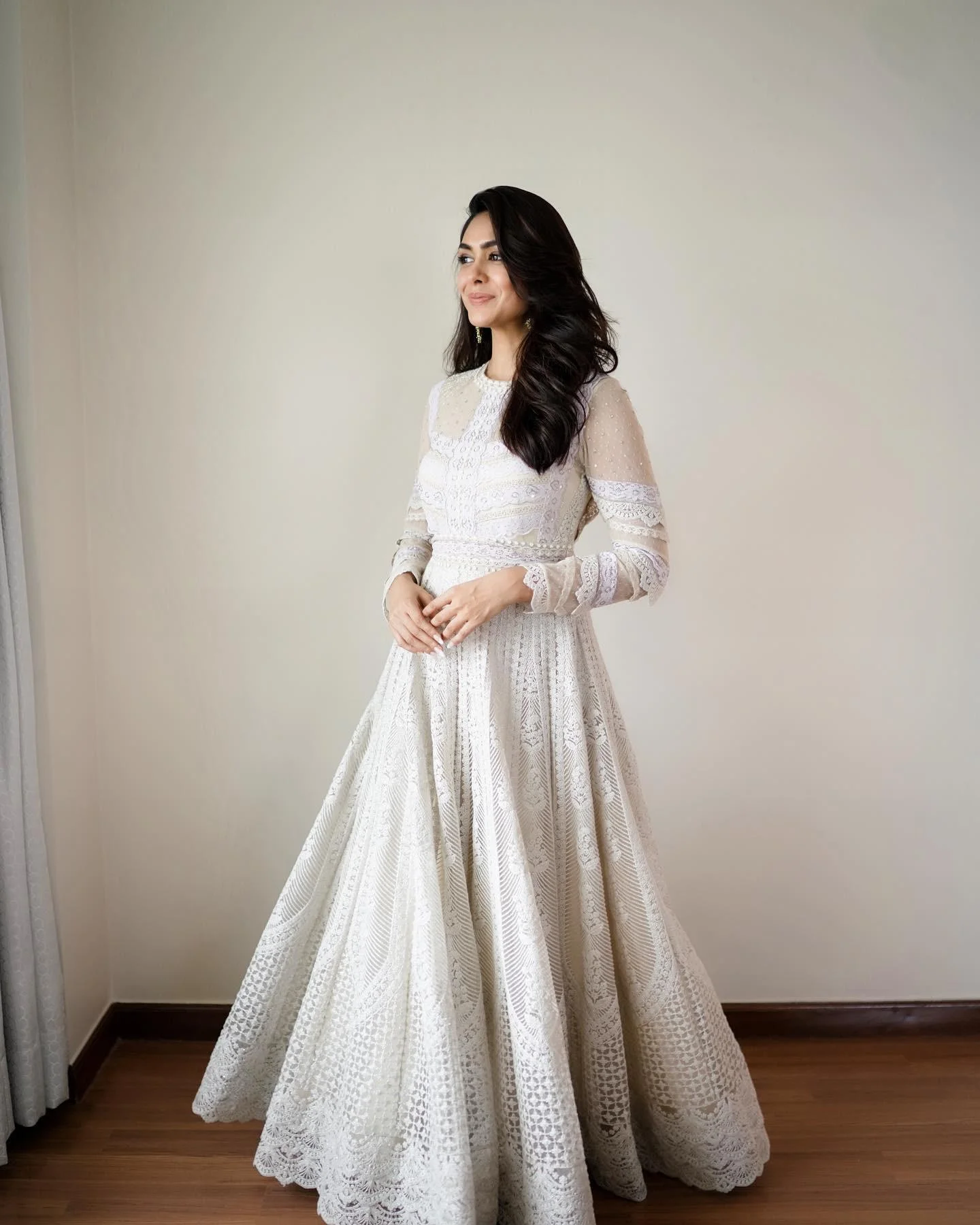 Mrunal Thakur Looks Elegant in white Dress Wallpaper
