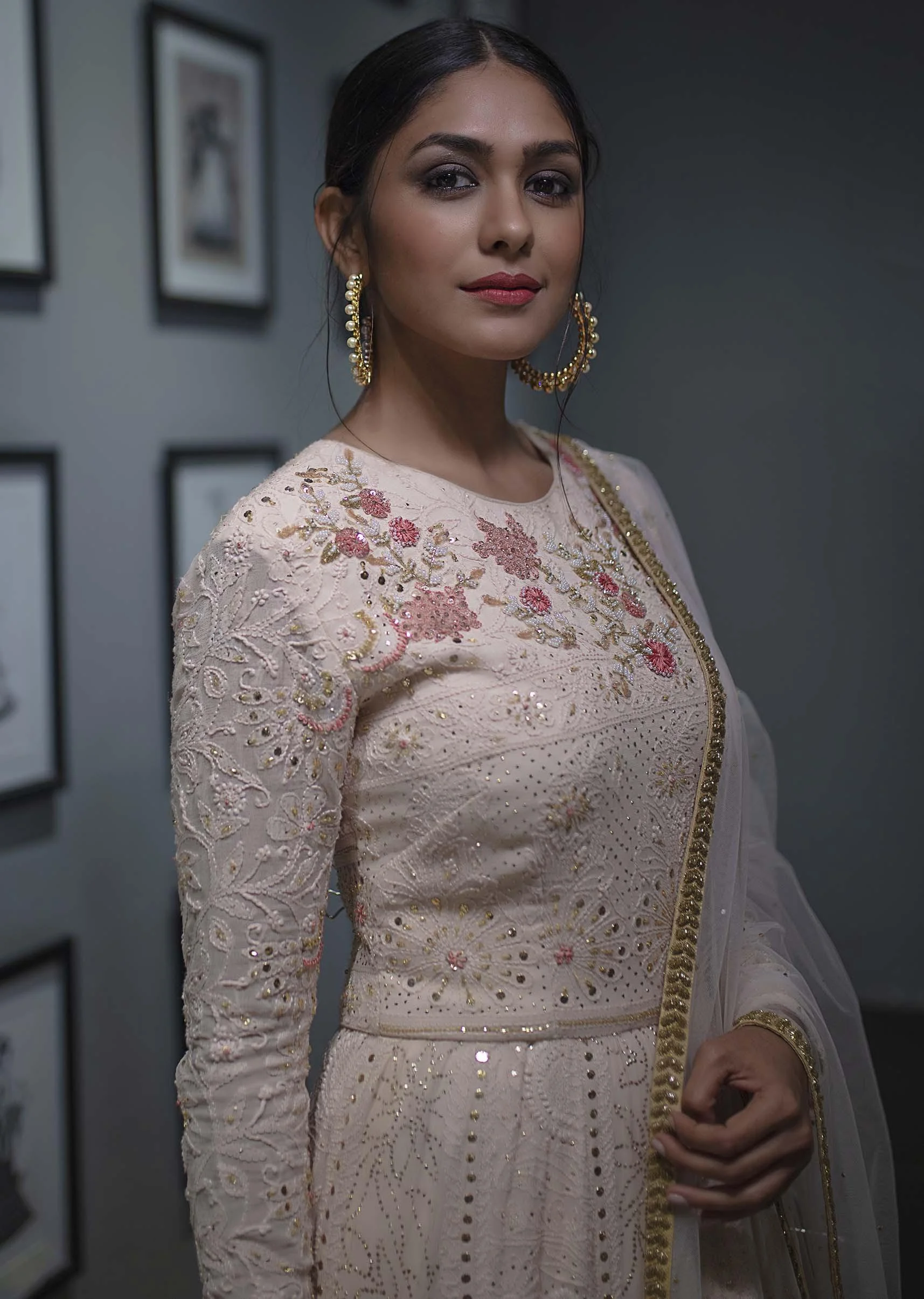 Mrunal Thakur Looks Elegant in white Dress