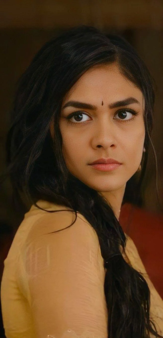 Mrunal Thakur Natural Glam in Close-Up Shot Hd Image