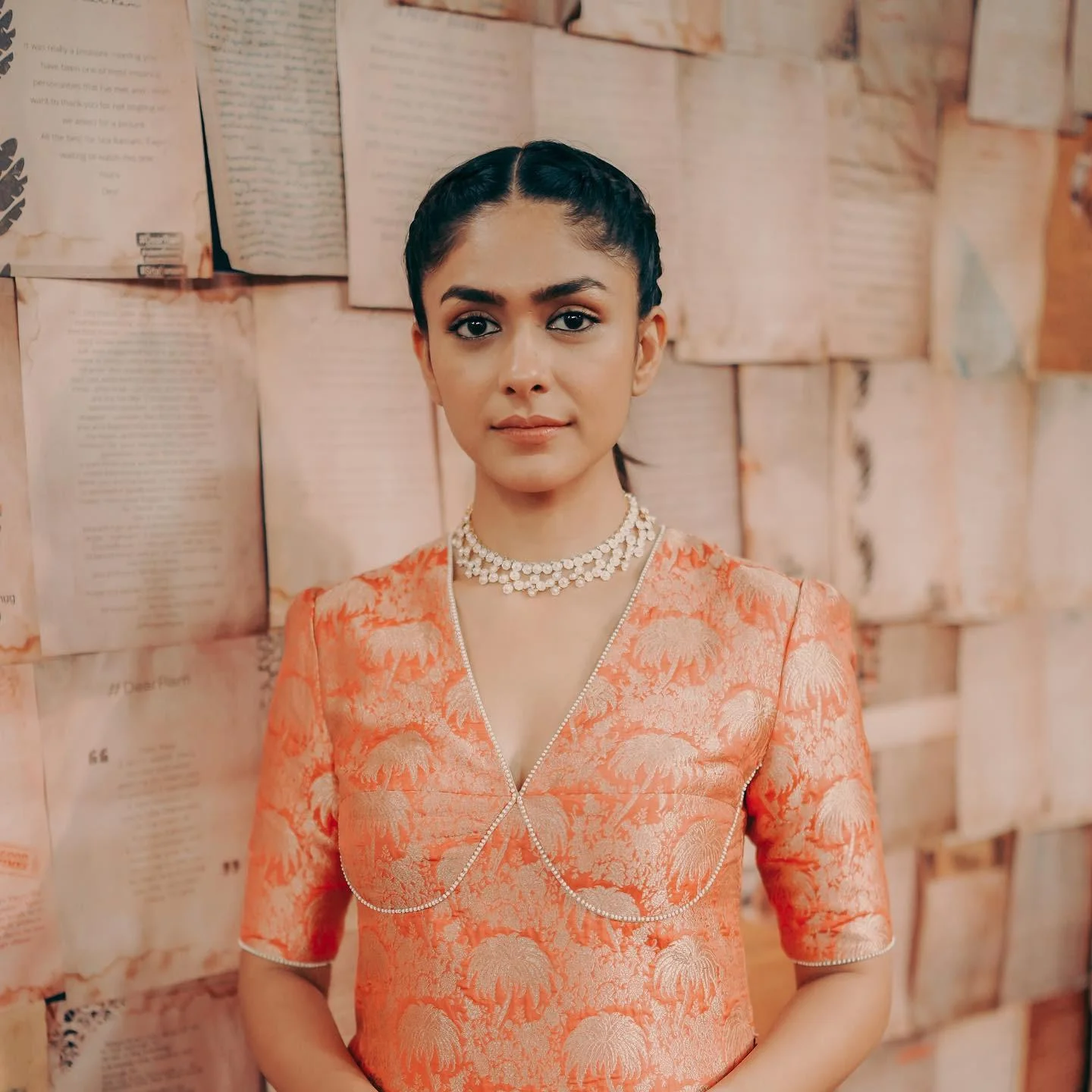 Mrunal Thakur Smiling in Peach Ethnic Dress HD Image
