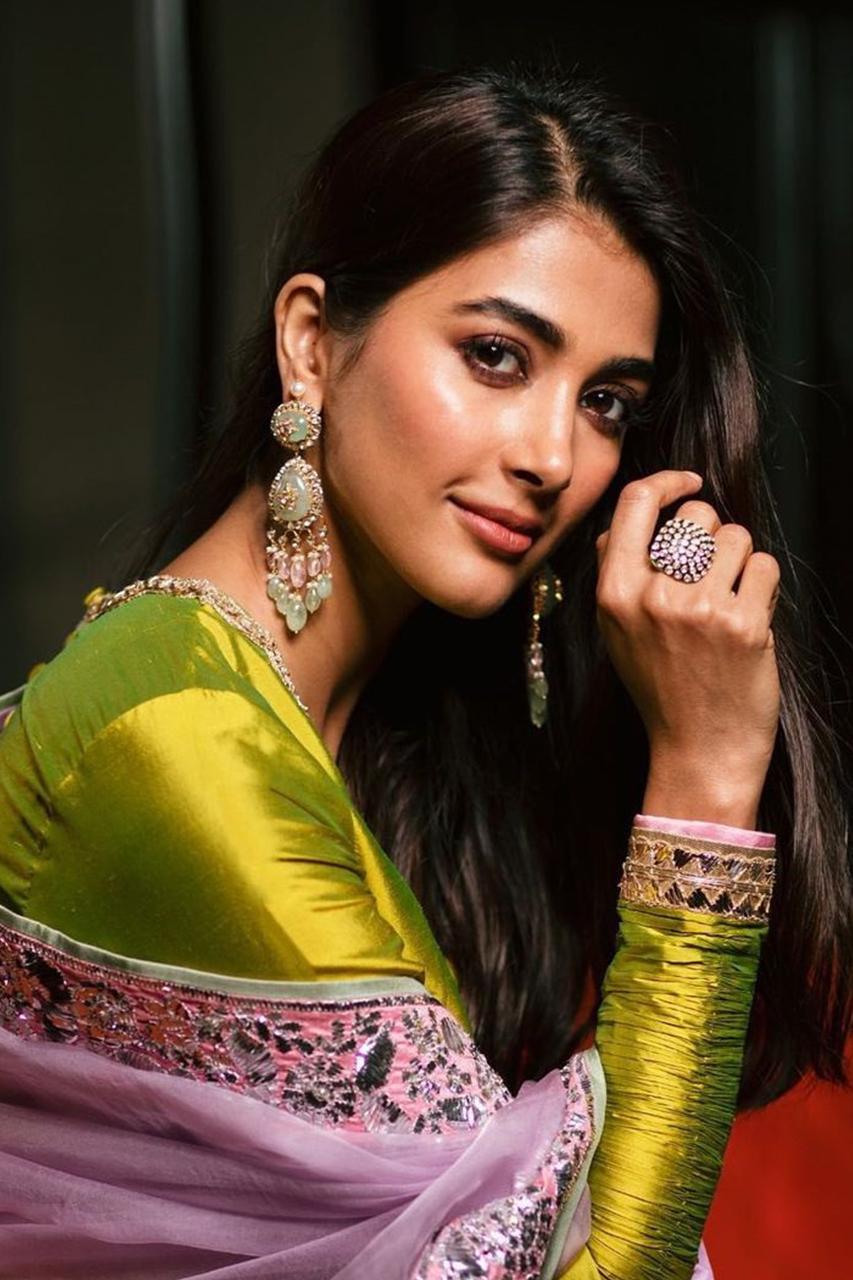 Pooja Hegde Traditional Look in Green Saree Smiling