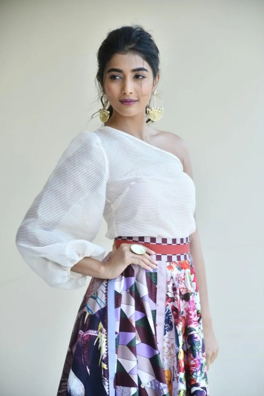 Elegant Floral Skirt Style Worn Gracefully By Pooja Hegde
