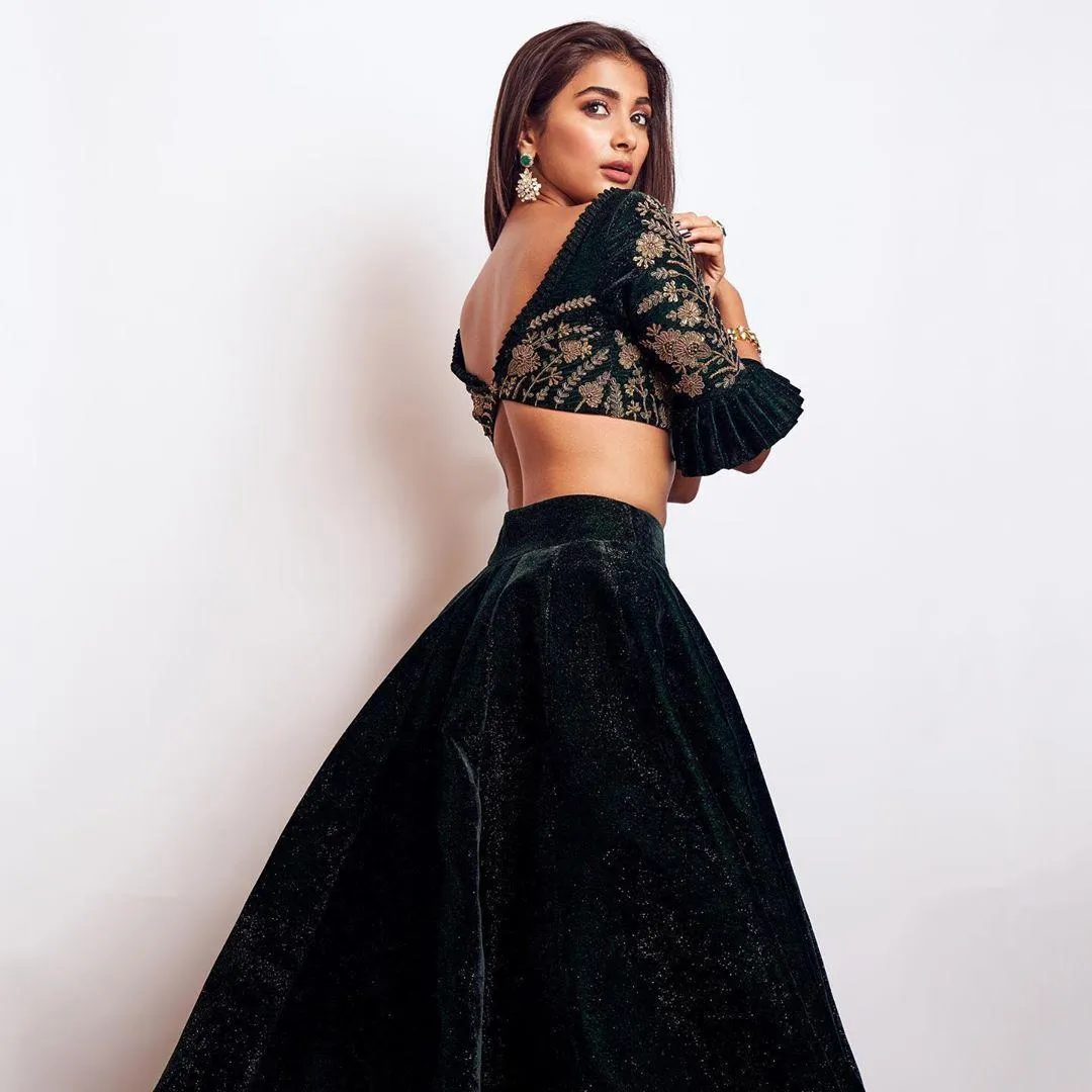 Pooja Hegde Dressed in a Dramatic Black Ethnic Lehenga