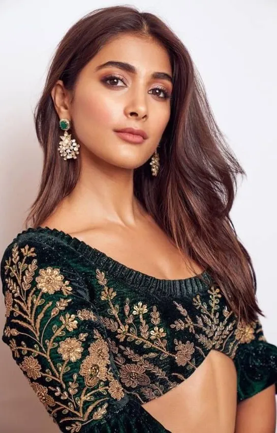 Pooja Hegde Elegant in Black and Gold Traditional Outfit