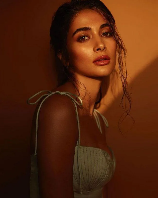 Pooja Hegde Glowing in Warm Light with Natural Makeup Look